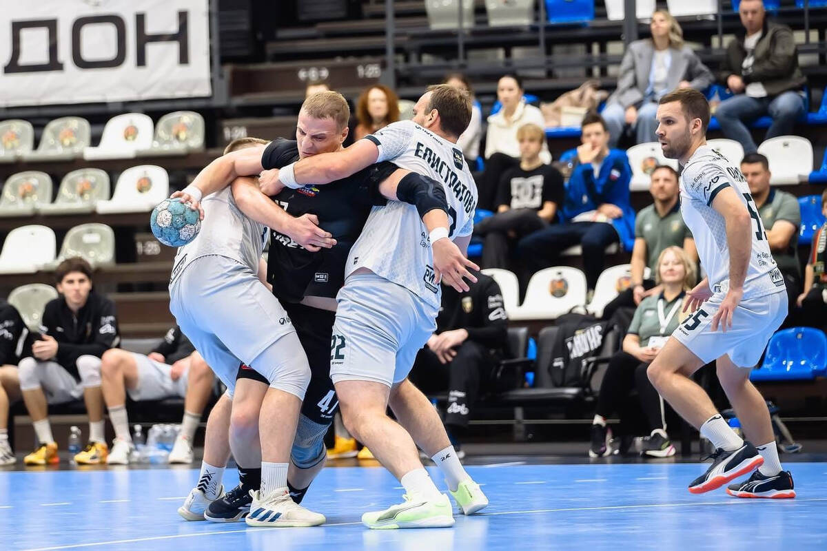    Андрей Трофимец рвётся к воротам соперников