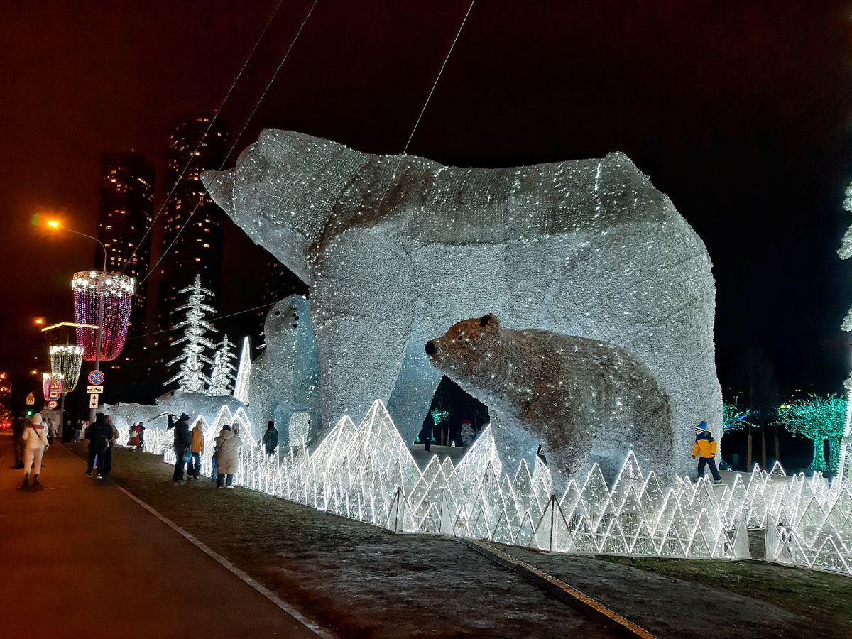 Новогодняя Москва 2026. Проект «Зима в Москве».  «Полярные медведи» снова украсили Ростокинский Акведук.