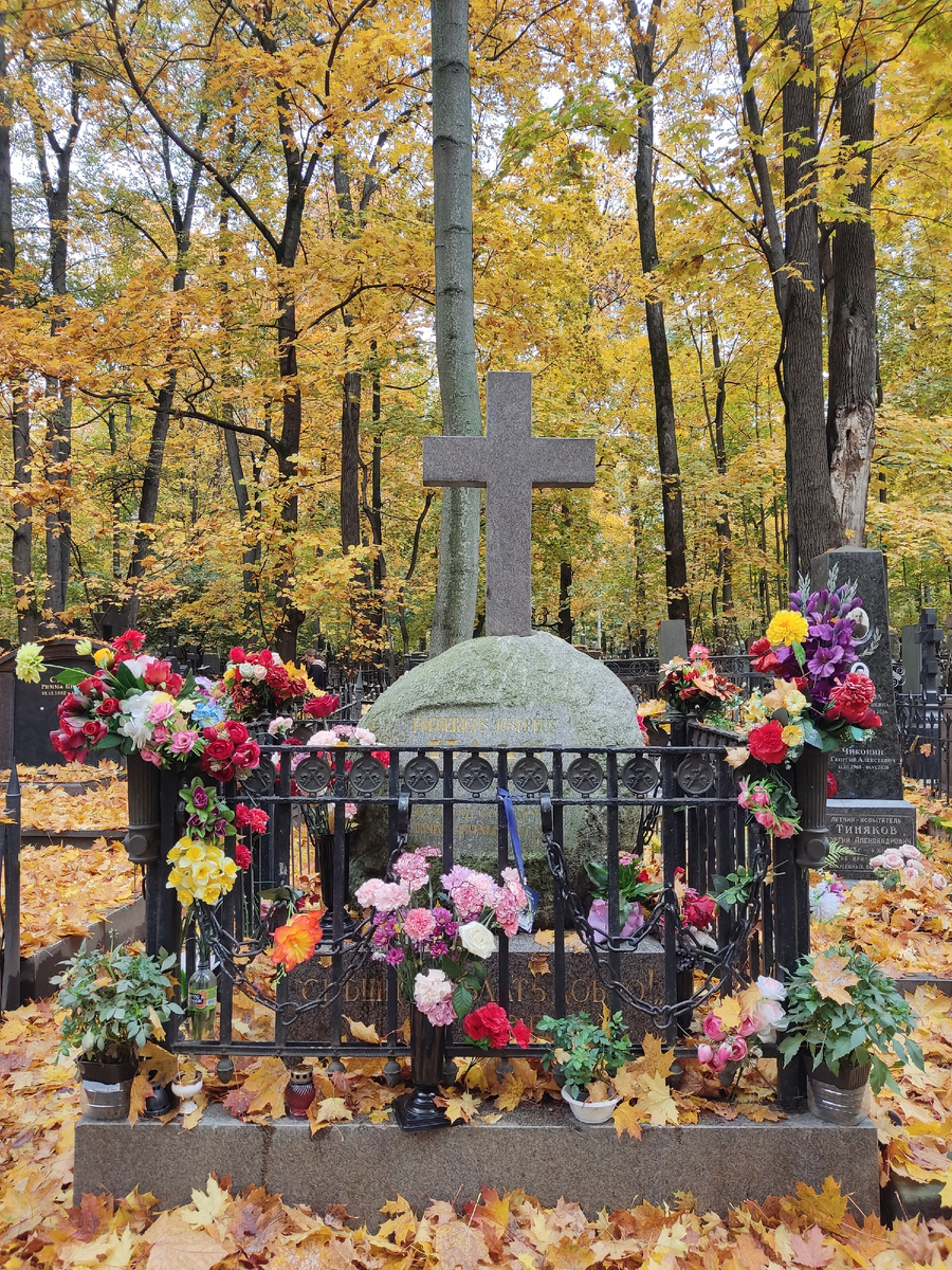 Могила врача Федора Петровича Гааза