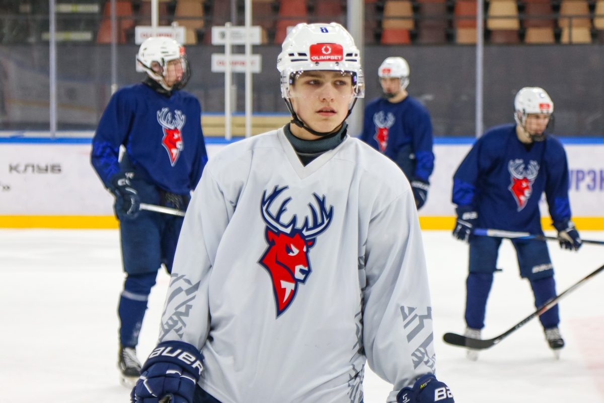    Владимир Козин оформил свой первый дубль в МХЛ – в 15-м матче