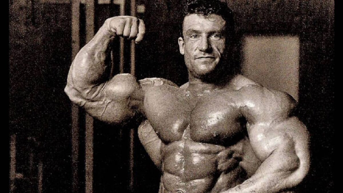 Дориан Йейтс на самом деле следовал лишь некоторым иденям Ментцера, но тренировался иначе.