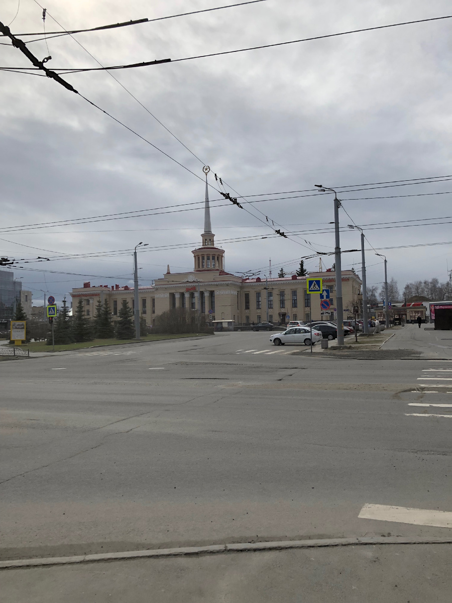 Железнодорожный вокзал Петрозаводска.  Фото автора.