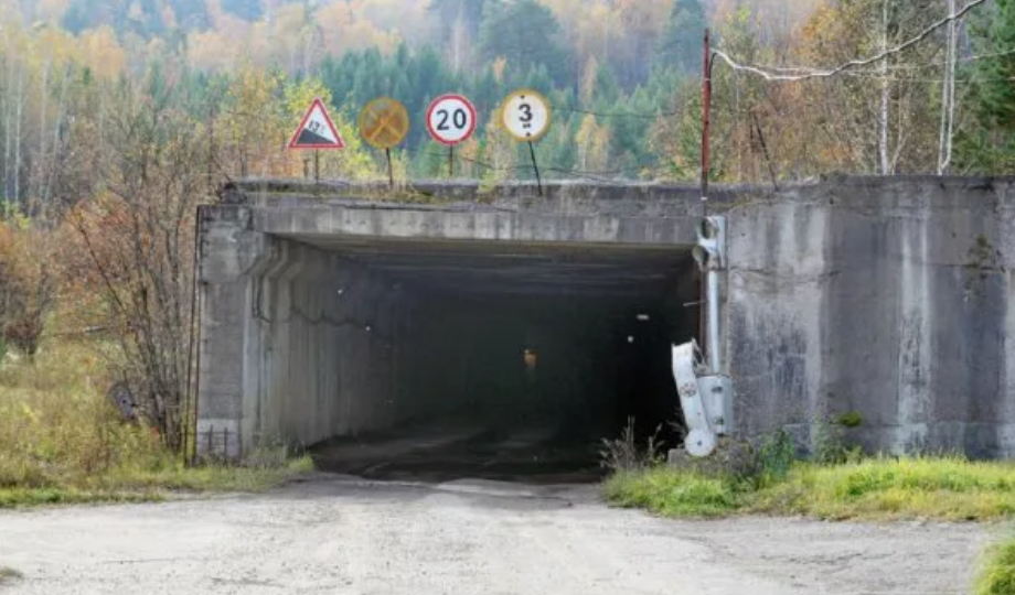 Что скрывает тоннель под Енисеем, который построили 40 лет назад, и почему его продолжают охранять