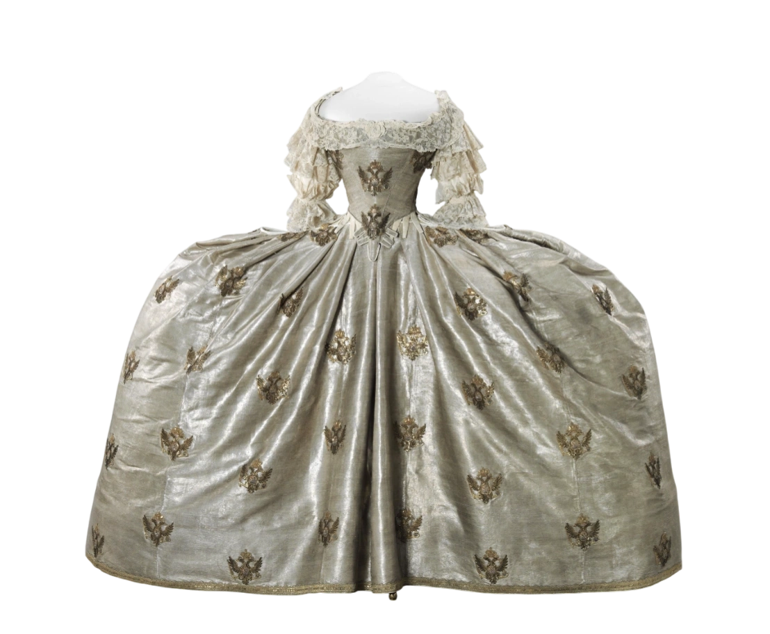 Коронационное платье Екатерины II, 1762 год, Оружейная палата, Музей Московского Кремля © Public domain
