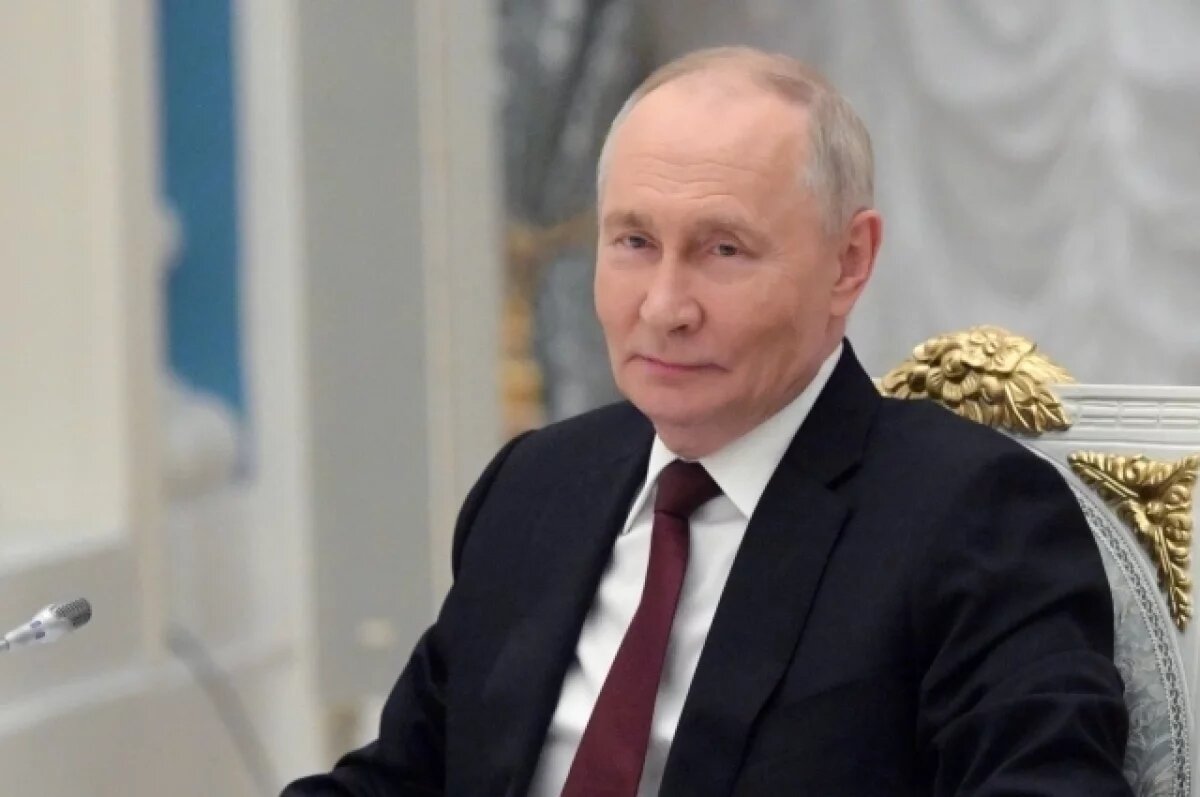    Путин посоветовал молодому ученому уделить внимание семье и завести детей