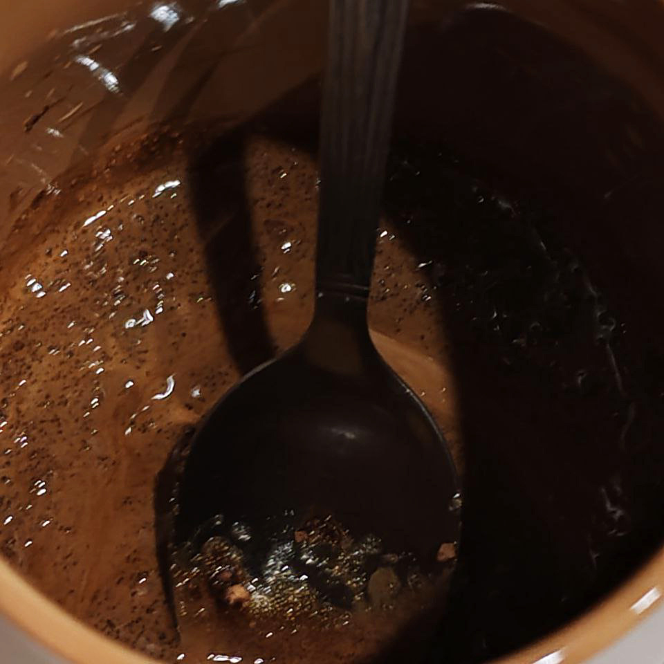 Начинаем интенсивно мешать