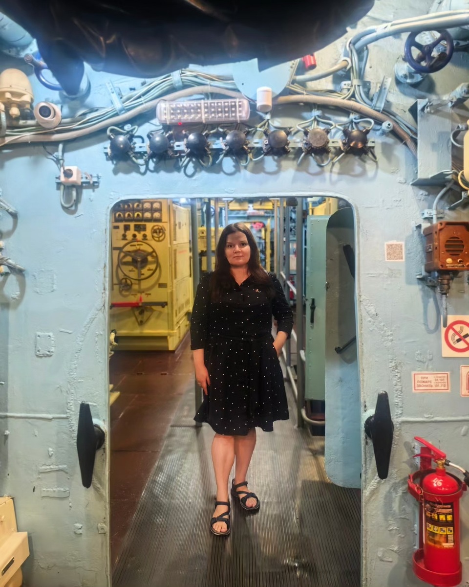 Проход между отсеками.