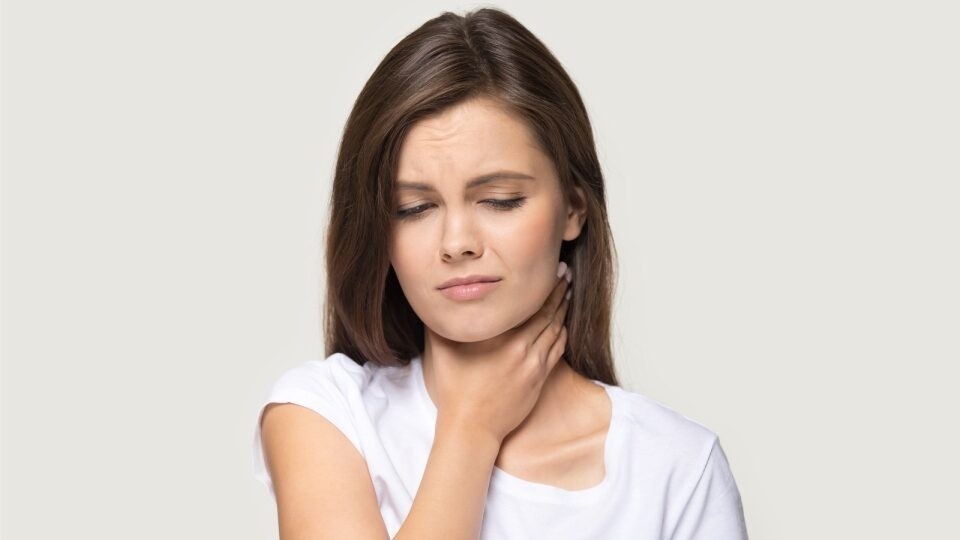    Доктор заявил, что при потере голоса вредно шептать Shutterstock