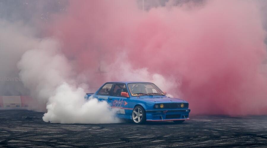    Легендарное шоу каскадеров: как добавить в повседневную жизнь немного экстрима? Фото: по лицензии PxHere