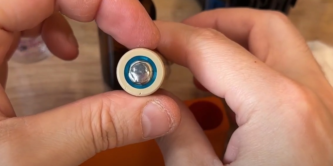 Точечная сварка мне не нужна, паяю аккумуляторы на раз-два. Показываю