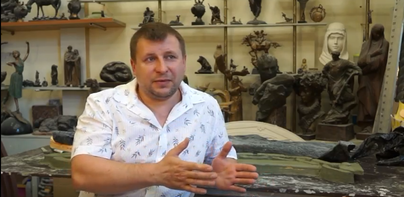 Скульптор – Евгений Бурков.