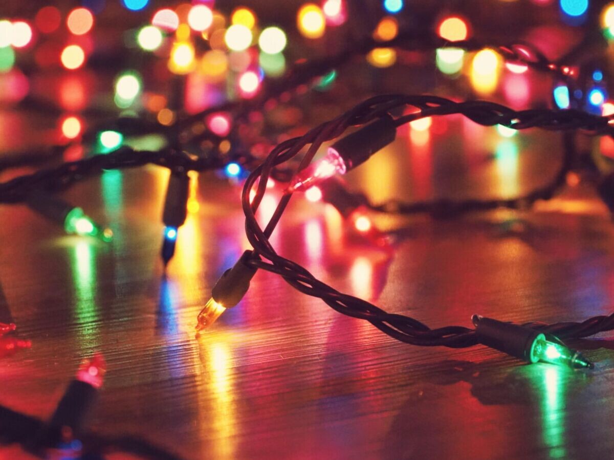    Гирлянда© Фото : Unsplash / Thalia Ruiz