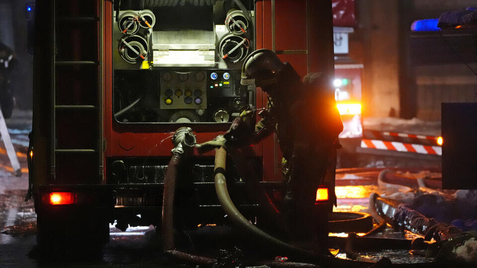     Пожар на Афипском НПЗ начался из-за атаки беспилотников на Кубани ИЗВЕСТИЯ/Эдуард Корниенко