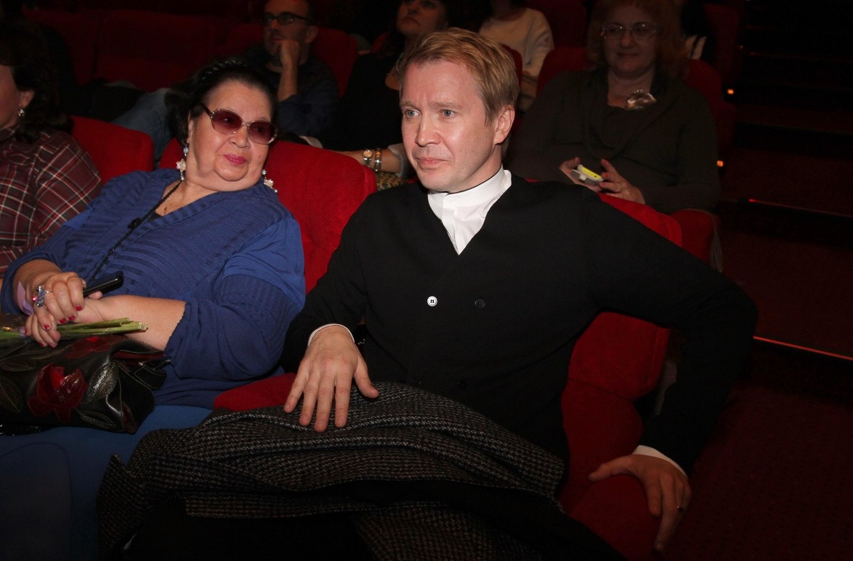    Евгений Миронов с мамой