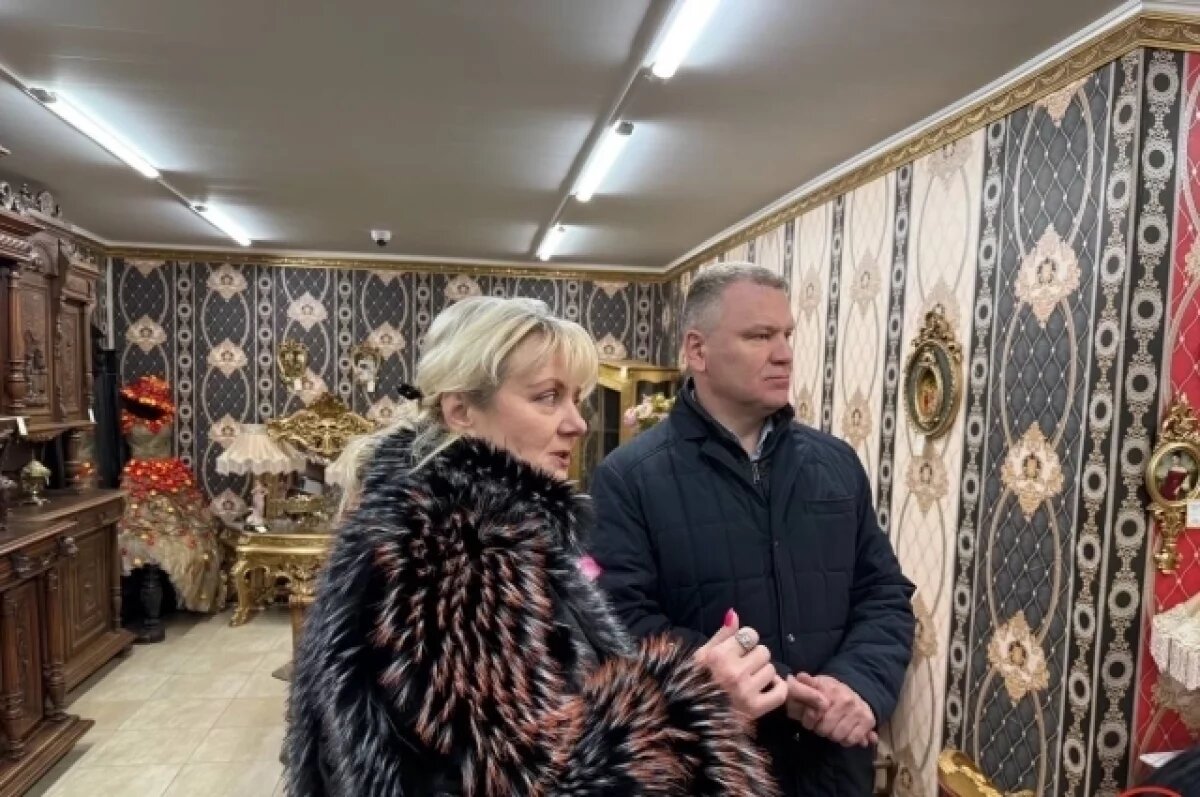    Светлана Шорохова и Николай Калиничев на открытии ТИЦ.