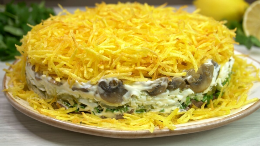 Этот хрустящий салат «Солнышко» достоин боя курантов! Рецепт для Новогоднего праздника. Его просят снова и снова