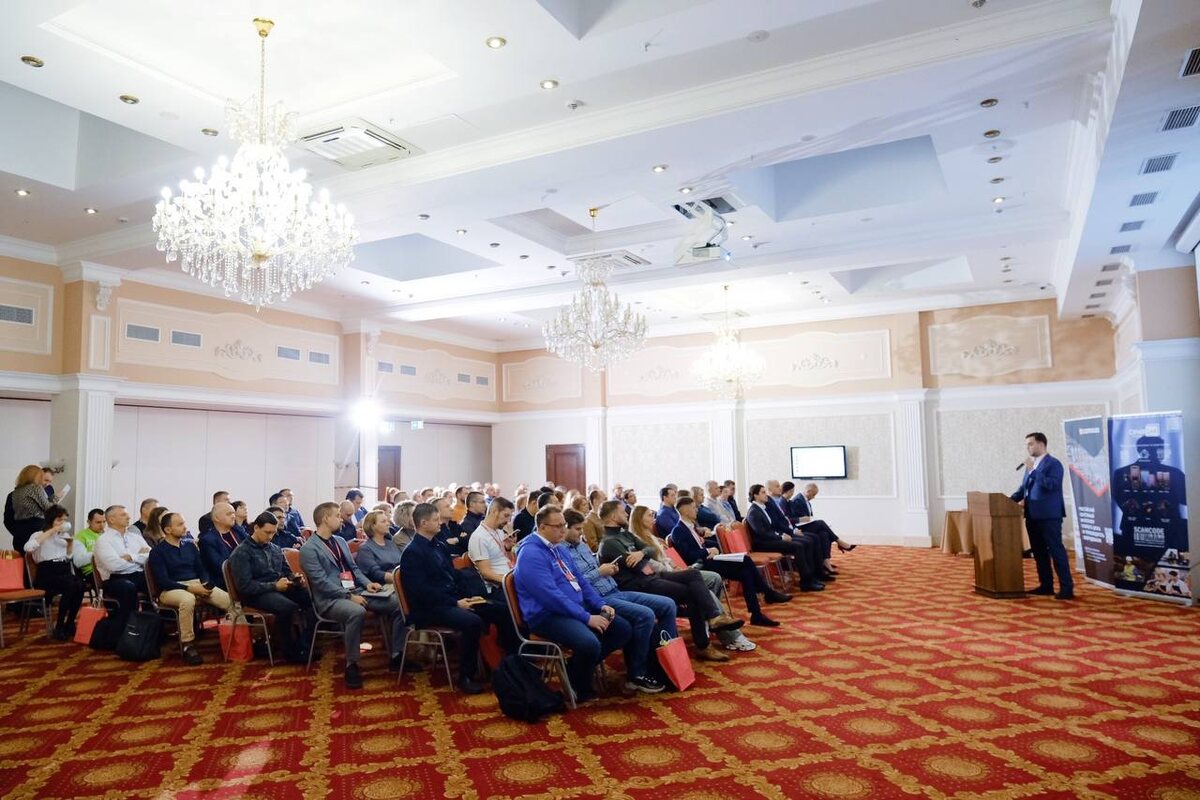 


27 ноября 2025 года в Краснодаре состоялась традиционная конференция из международного цикла «Логистика Будущего» — масштабной серии профессиональных мероприятий, объединяющих ключевых экспертов и лидеров складской и транспортной логистики России и стран СНГ. В фокусе программы — актуальные тенденции рынка Юга России, цифровизация, автоматизация и повышение эффективности логистических процессов.

В числе экспертов — представители ведущих компаний и практики с многолетним опытом в девелопменте, логистике и IT-решениях. Егор Широченко из NF Group представил аналитический обзор рынка складской недвижимости Юга России в 2025 году и расскажет о ключевых трендах, формирующих спрос на новые объекты. Александр Евсеенко (COMITAS)  поделился практическими кейсами по автоматизации складов и внедрению технологий «умной логистики». Владимир Лыков (EME) представил инновационные подходы к WMS , а Андрей Акулов из ВЕРТЕР.СОФТ показал, как новые версии WMS помогают интегрировать управление складом.

Евгений Рудковский из LOGAREON рассказал о создании ИТ-платформы, Алексей Савченко (SCANCODE) проинформировал про штрихкодирование и терминалы сбора данных. Александр Надеев (INGENIUM) представил подход к снижению издержек и увеличению рентабельности через инженерные решения в области холодоснабжения. А Александр Попов (ГК «Автодель», г. Симферополь) поделился практическим опытом ведения складского бизнеса в Крыму. 

Помимо насыщенной деловой программы, участники приняли участие в экскурсии на  ПСК "Юг-Авто", Light Industrial класс В (Технопарк, Адыгея). 

Ссылка на программу: http://логистикабудущего.рф, logconf.ru
телеграм канал: https://t.me/logconf_rus

Оргкомитет конференции «Логистика Будущего» 
Группа EKBPROMO
Моб. +7 922 188 77 07, + 7 922 1202056
e-mail: info@ekbpromo.ru