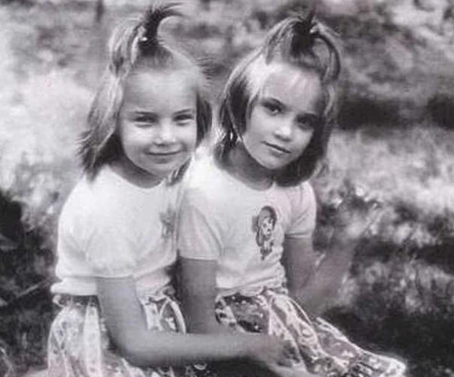 Ольга и Татьяна Арнтгольц в детстве