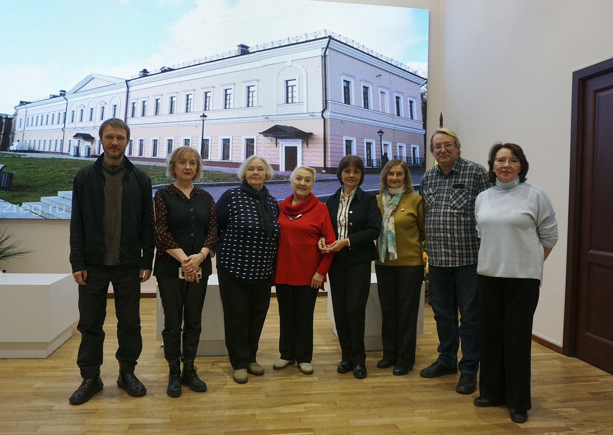 Вместе с гостями и участниками фестиваля на просмотре программы «Герои документального экрана» в зрительном зале нового помещения областного краеведческого музея