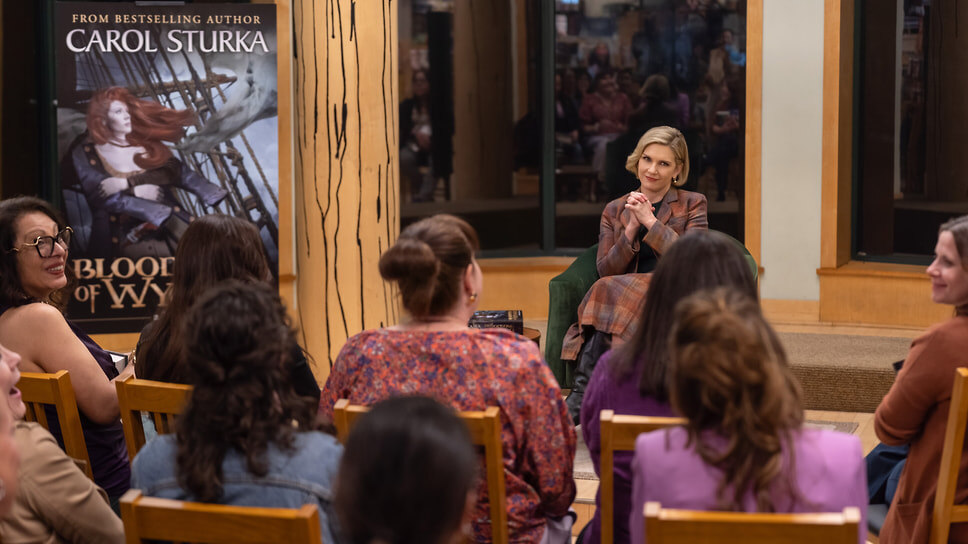 Кадр из сериала «Одна из многих», режиссеры Винс Гиллиган, Гордон Смит и другие, 2025.📷Фото: Apple TV+