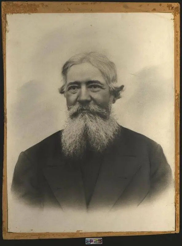 Павел Петрович Талаев – владелец мастерской жестяной игрушки в с. Астрецово (фото 1902 г.). (Из фондов ГИМа)