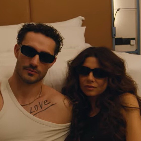     Рецензия на клип «Полароиды» группы «Винтаж»: Я в малиновых очках