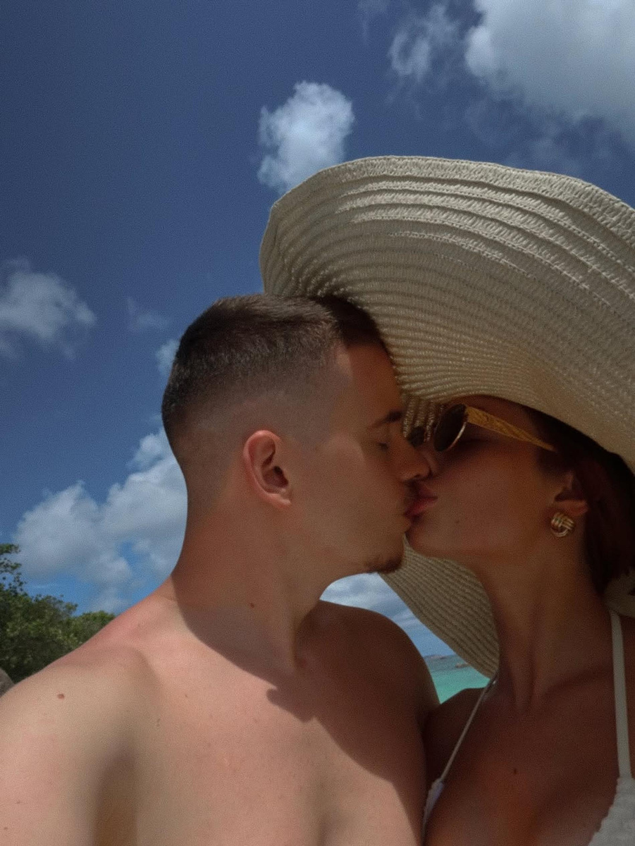     Лиана Шульгина с мужем. Фото: Инстаграм (запрещён в РФ) @lianashulginaa