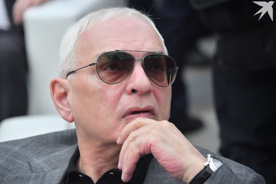    В случае с новым полнометражным художественным проектом Карена Шахназарова с рабочим названием «Выжить во льдах» российская Арктика станет Антарктидой. Владимир ВЕЛЕНГУРИН