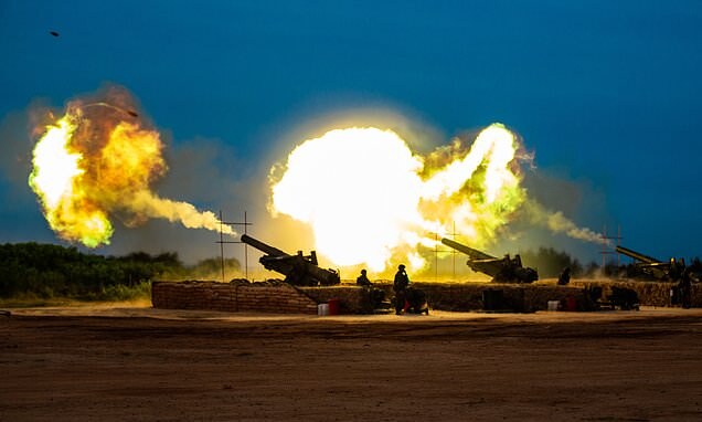 Тайваньские военные во время противодесантной операции в рамках учений «Хань-Куан».