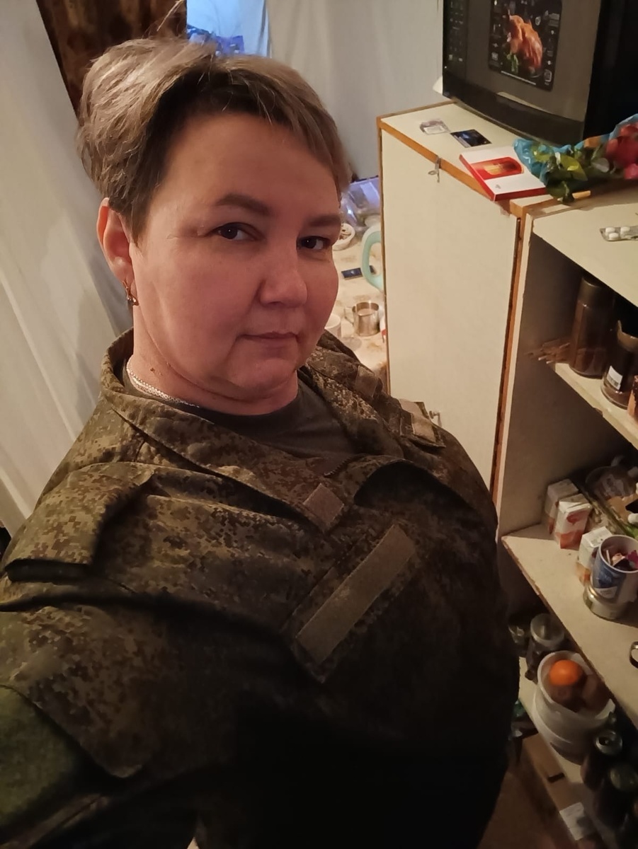 На фото Татьяна Жукова (позывной Жужа) в городе Кременная