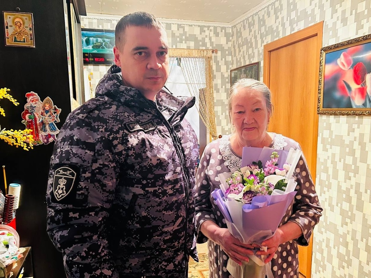    Росгвардейцы Югры поддержали всероссийскую акцию в честь матерей