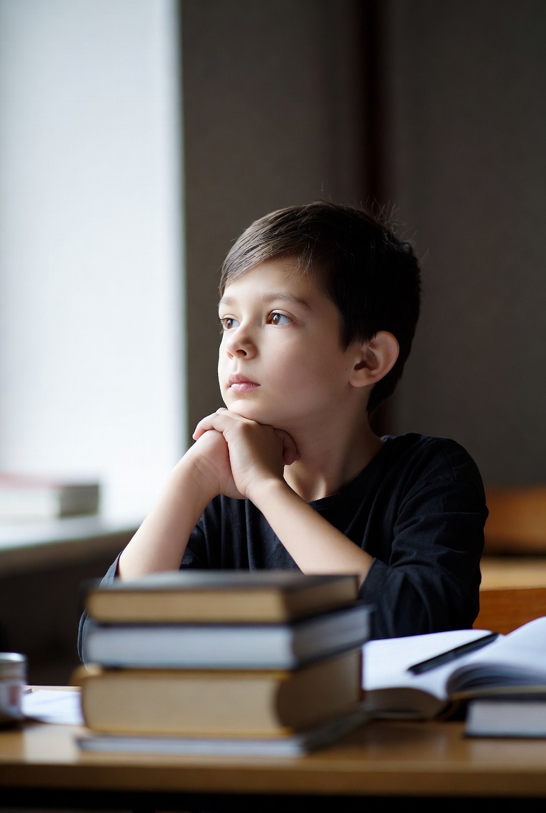 Коллапс внимания: почему Илон Маск назвал это «культурным Альцгеймером»