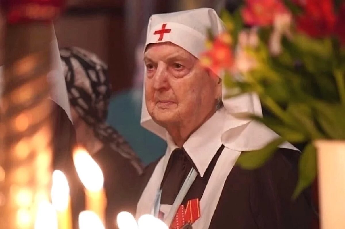    «Держу тебя за руку».