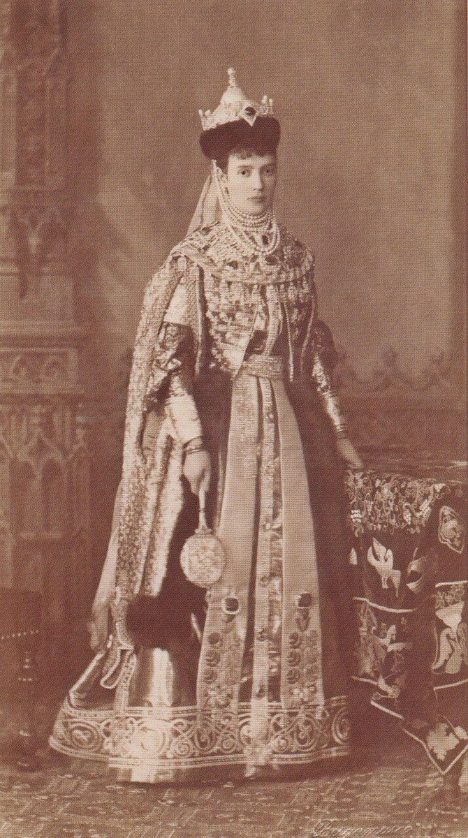 Мария Федоровна на костюмированном балу 1883 года