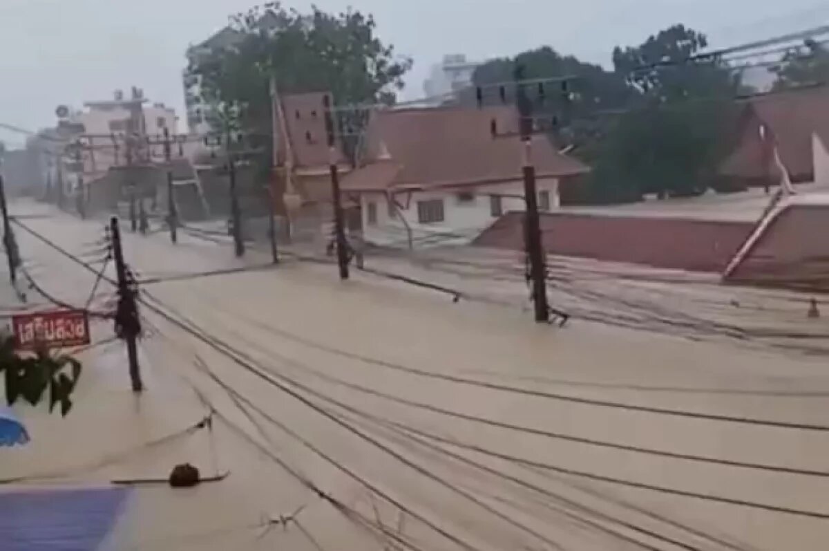    Число жертв наводнения в Таиланде возросло до 162