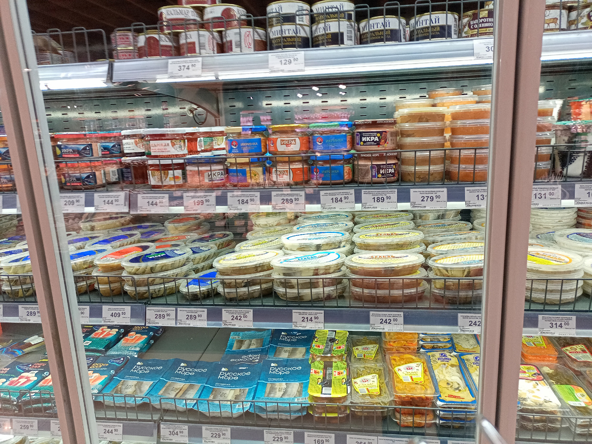Имитированная икра в магазине Петропавловска.