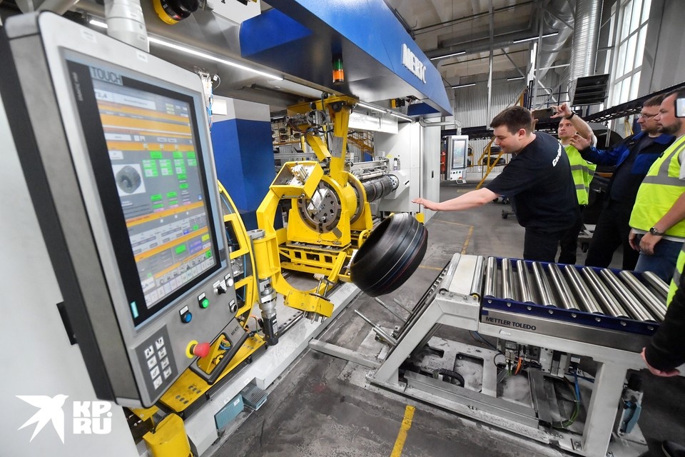    В стране поставлена задача перехода от экономики трудоизбыточной с низкими заработными платами к экономике, где применяется высококвалифицированный труд, высокая производительность и высокая заработная плата Владимир ВЕЛЕНГУРИН