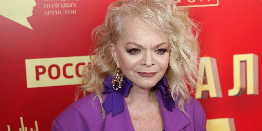 Россияне начали массово сдавать билеты на концерты Долиной