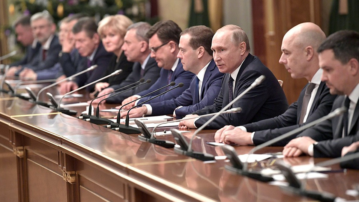 Пакет законов, для жизни россиян - от пенсий и коммуналки до торговли и цифровых сервисов