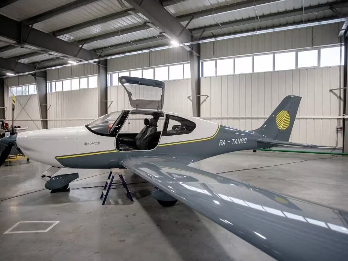   учебно-тренировочный самолёт Tango