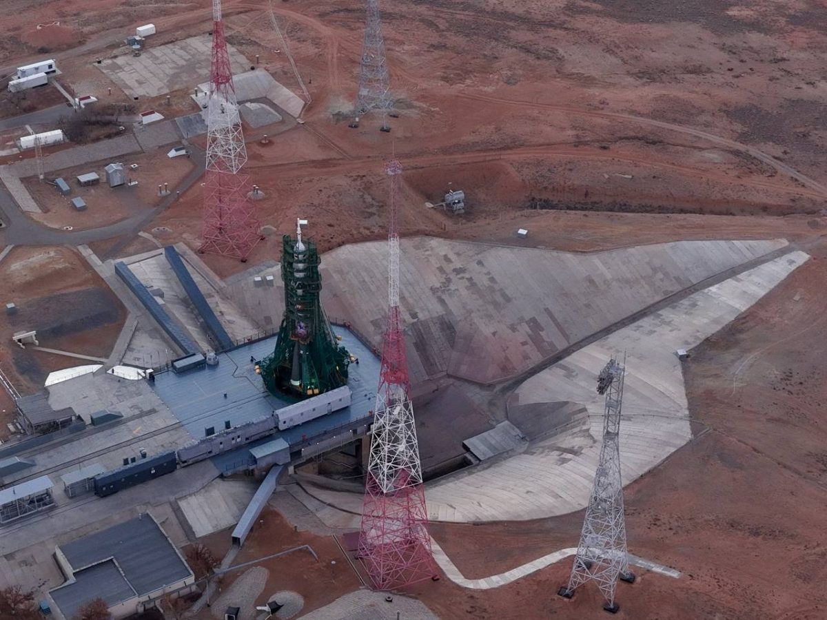    Стартовое сооружение №31 и «Союз МС-28» / © «Роскосмос»