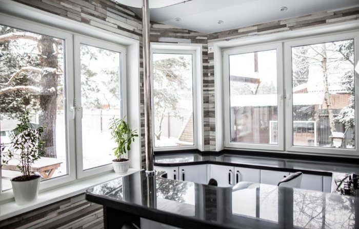    Остекление коттеджей: пластик или алюминий - Рис. 1