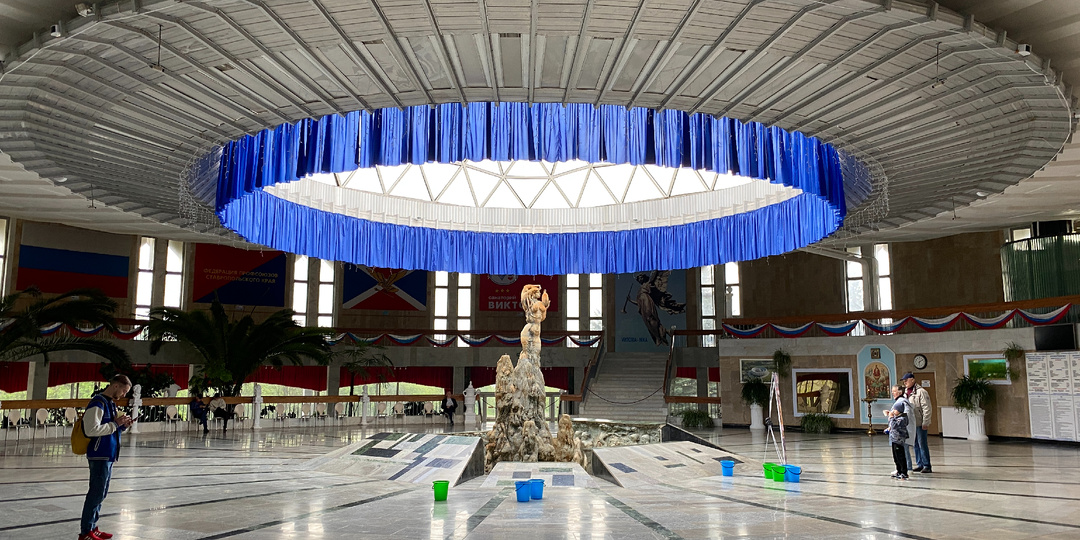 Не магнитик, а бюветница, или Зачем каждому туристу на КавМинВодах нужна эта странная кружка с носиком?