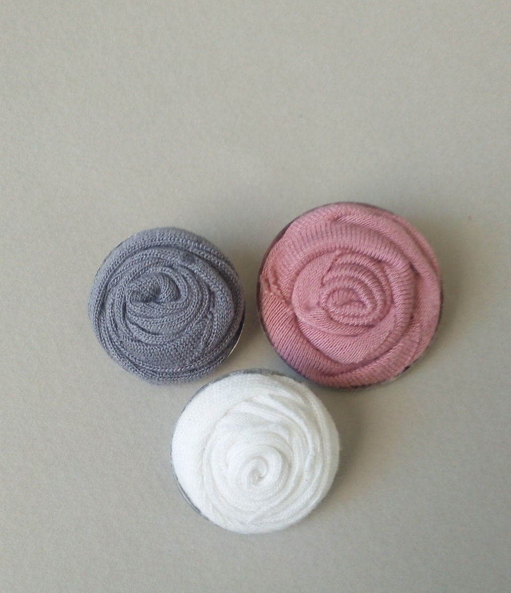 Первые брошки