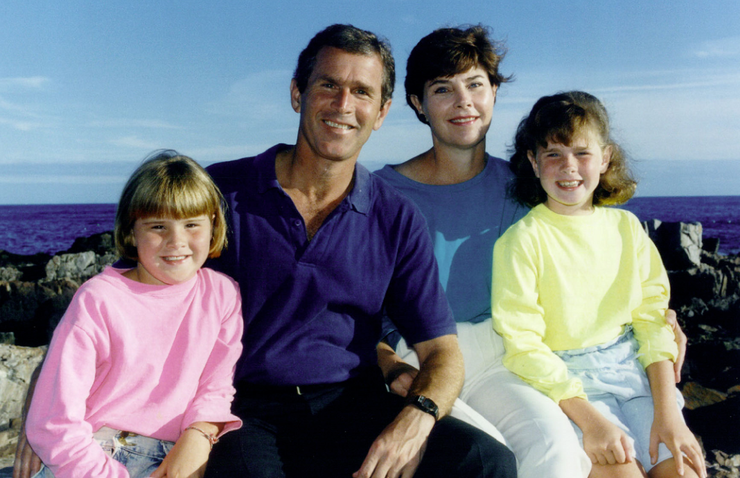 Семья Буша-младшего, 1990 год