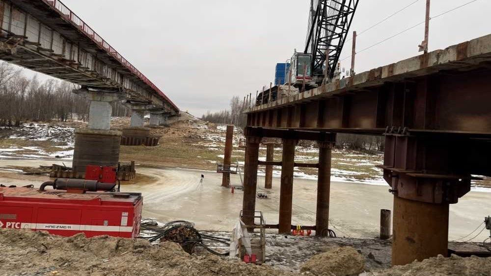    В Нефтеюганском районе строят временный мост