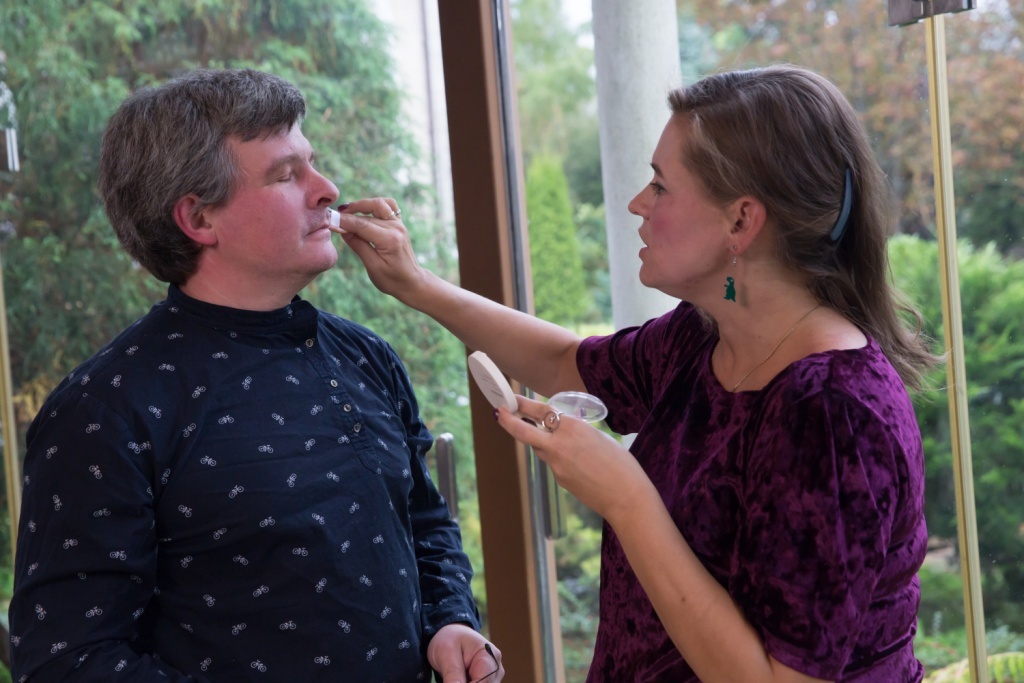 В семье все должно быть красиво. Последние штрихи перед записью интервью