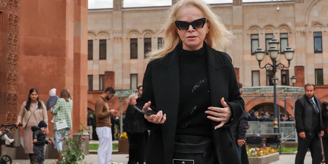 «Отмена» Ларисы Долиной: что происходит и почему зрители сдают билеты