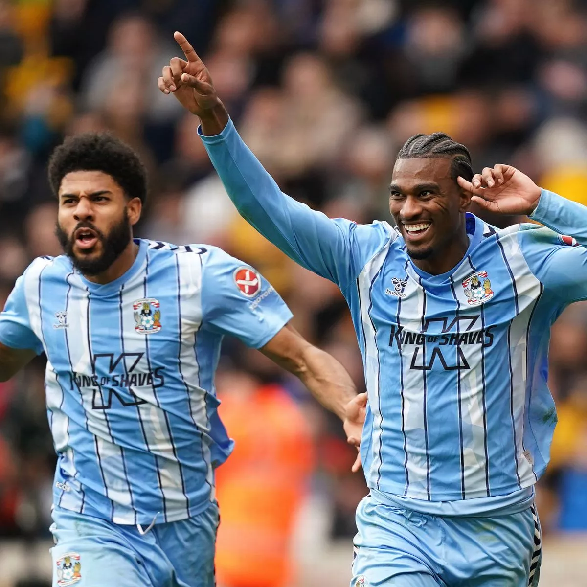 Эллис Симмс (слева) и Хаджи Райт (справа). Источник фото: Mike Egerton/PA