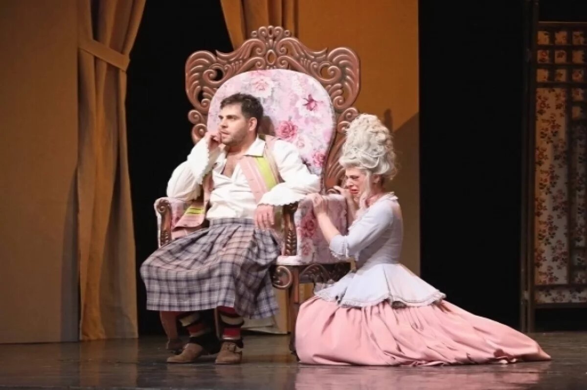    К юбилею Глеба Дроздова в театр «Колесо» вернулся спектакль «Ночь ошибок»